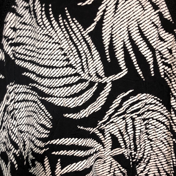 Top - Picture 2 of 6